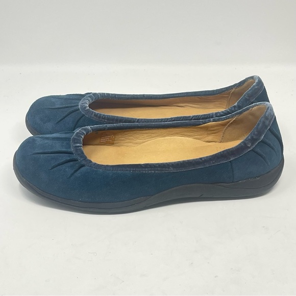LL Bean Shoes Womens 7.5 M Blue Suede Velvet Trim Pleated Slip On Casual Loafers - Picture 4 of 13